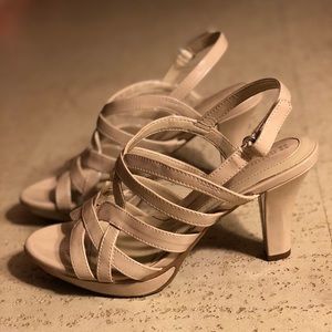 Worn once Nude Heels - Naturalizer - 7.5